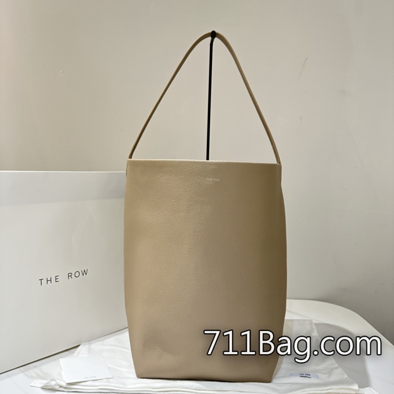 精品高仿The Row包包 內裡選用柔軟佈料 the row仿款包與正品差別 精品高仿The Row包包 內裡選用柔軟佈料 the row仿款包與正品差別