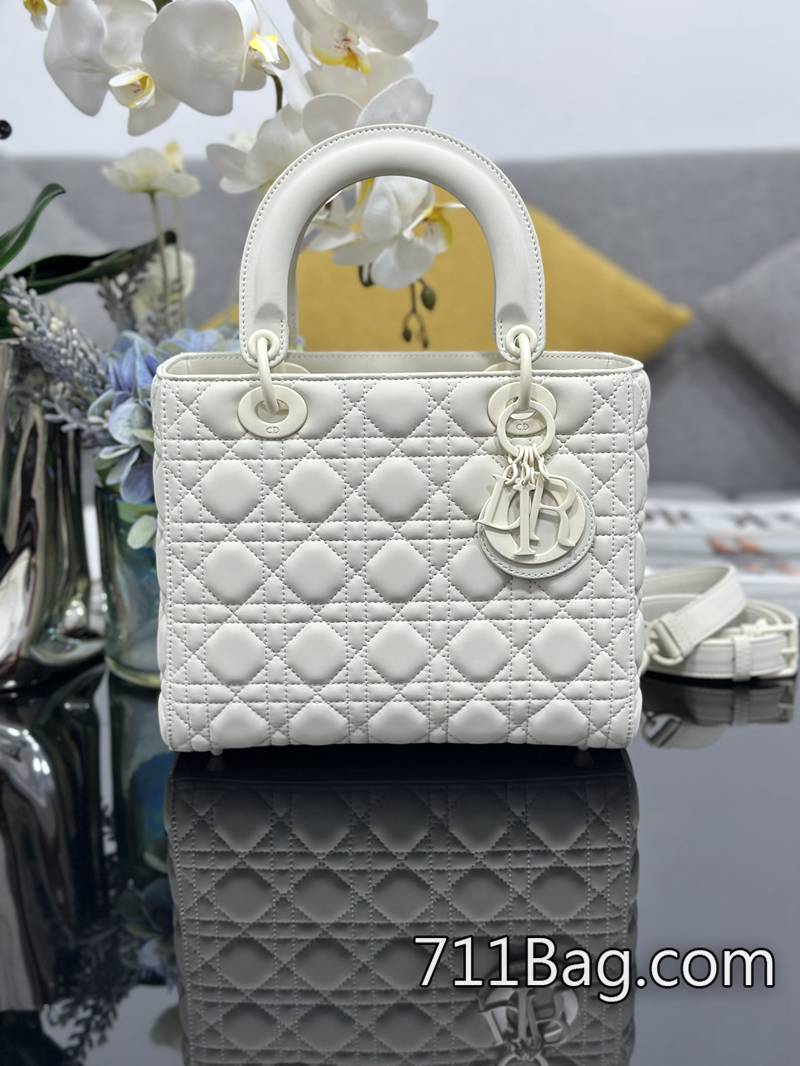 高仿Dior迪奧 Lady Dior 五格磨砂藤格紋牛皮革翻蓋式手袋 手工封邊無毛邊 Dior皮帶A貨 高仿Dior迪奧 Lady Dior 五格磨砂藤格紋牛皮革翻蓋式手袋 手工封邊無毛邊 Dior皮帶A貨