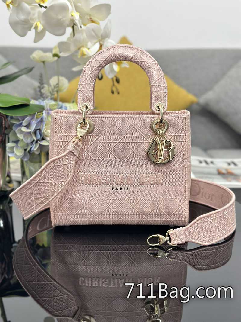 頂級精品Dior Lady Dior 五格藤格紋粉色 皮面光澤度優秀 Dior一比一包包 頂級精品Dior Lady Dior 五格藤格紋粉色 皮面光澤度優秀 Dior一比一包包