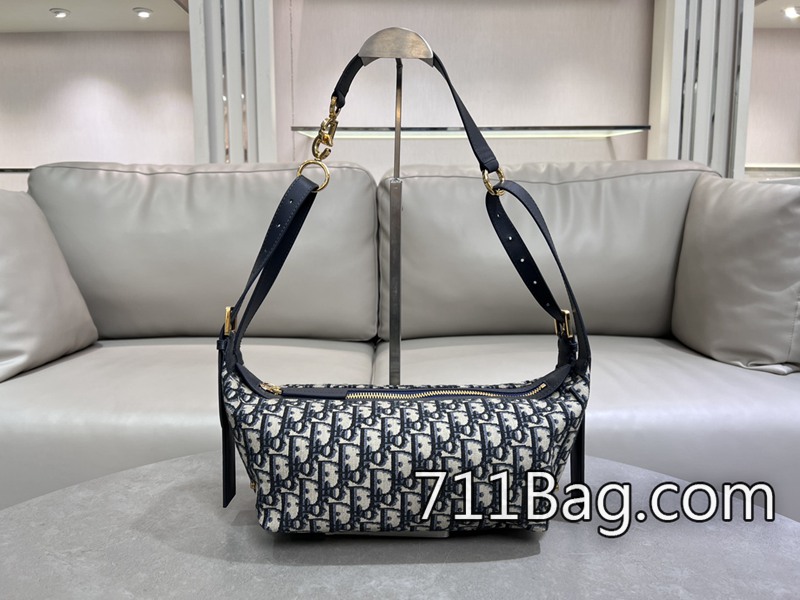 精品A貨Dior 原廠皮 這款 D-Journey 手袋是本季新品 手感厚實穩重 Dior仿品開箱 精品A貨Dior 原廠皮 這款 D-Journey 手袋是本季新品 手感厚實穩重 Dior仿品開箱
