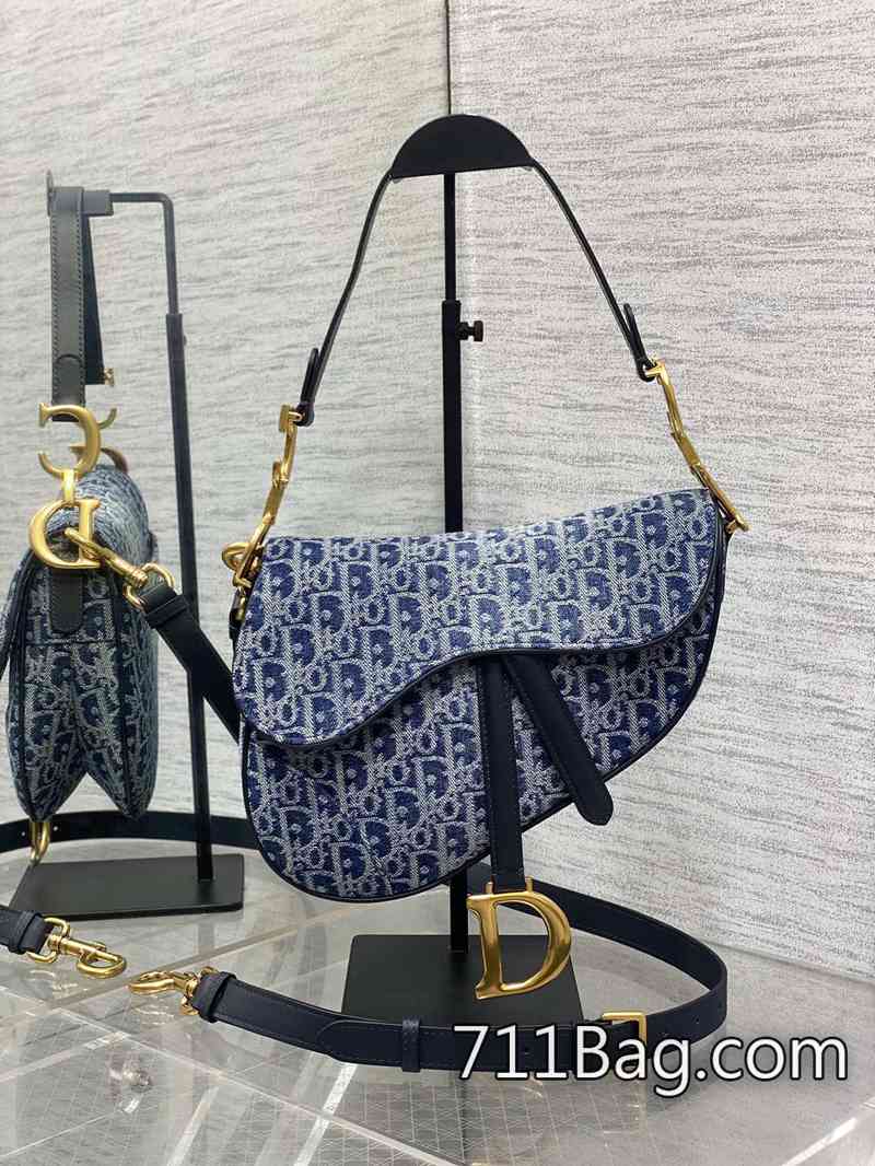 一比一Dior Saddle馬鞍丹寧系列 色差控制在1%以內 Dior同步專櫃版 一比一Dior Saddle馬鞍丹寧系列 色差控制在1%以內 Dior同步專櫃版