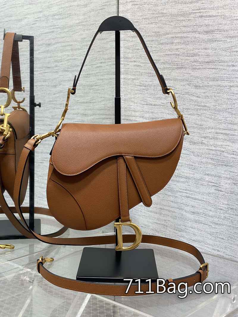 高仿Dior CD Saddle經典馬鞍包️王者中的王者 皮面無折痕 Dior原版開模 高仿Dior CD Saddle經典馬鞍包️王者中的王者 皮面無折痕 Dior原版開模