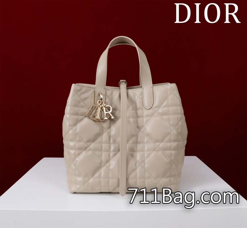 精品Dior 型號:283636#size:23*25*11cm最新款Toujours豎版系列中號 字體對位與原版一致 Dior無標版 精品Dior 型號:283636#size:23*25*11cm最新款Toujours豎版系列中號 字體對位與原版一致 Dior無標版