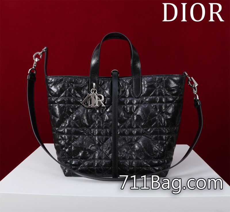 精品Dior 型號:283636#size:23*25*11cm最新款Toujours豎版系列中號 表面處理細緻如專櫃 DiorA貨手提包 精品Dior 型號:283636#size:23*25*11cm最新款Toujours豎版系列中號 表面處理細緻如專櫃 DiorA貨手提包