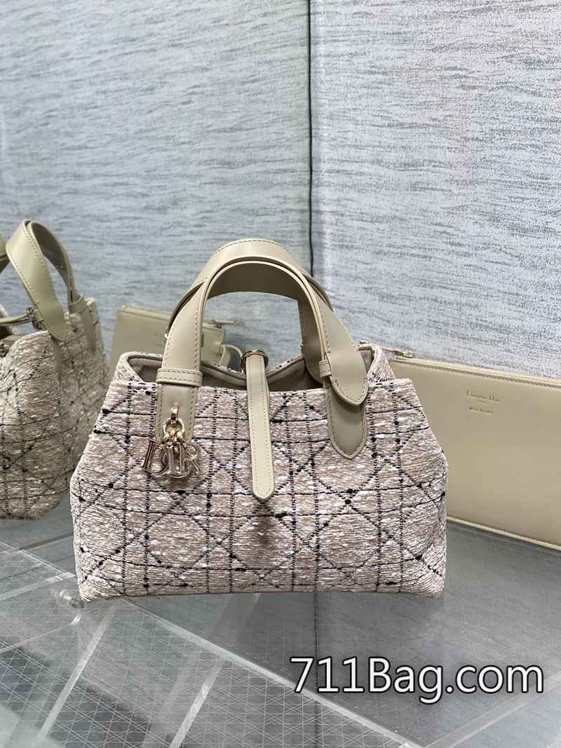 精品A貨Dior Toujours粗花呢系列 整體手感接近真品 Dior小紅書仿款 精品A貨Dior Toujours粗花呢系列 整體手感接近真品 Dior小紅書仿款