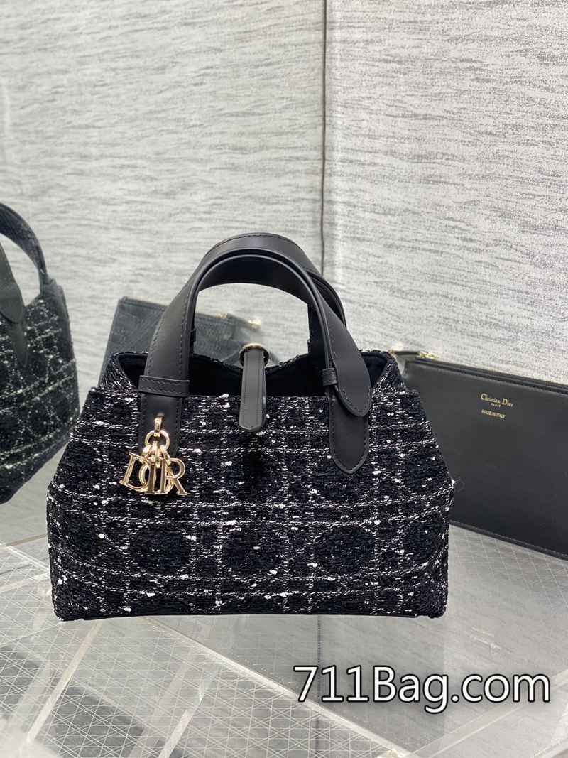 頂級超3ADior Toujours粗花呢系列 鎖扣對準不偏位 Dior爆款同款 頂級超3ADior Toujours粗花呢系列 鎖扣對準不偏位 Dior爆款同款