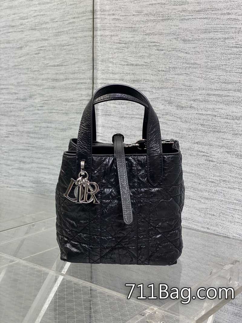 精品高仿Dior Toujours豎版系列小號 邊緣收邊平整 Dior仿品直播推薦 精品高仿Dior Toujours豎版系列小號 邊緣收邊平整 Dior仿品直播推薦