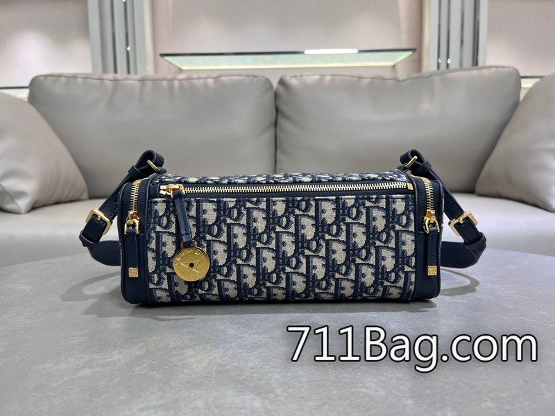 精品高仿Dior DiorStar East-West 迷你手..藍色 Oblique 印花面料這款East-West 迷你手袋是二零二五春夏成衣系列新品 每寸細節皆對標原版 DiorA貨手提包 精品高仿Dior DiorStar East-West 迷你手..藍色 Oblique 印花面料這款East-West 迷你手袋是二零二五春夏成衣系列新品 每寸細節皆對標原版 DiorA貨手提包