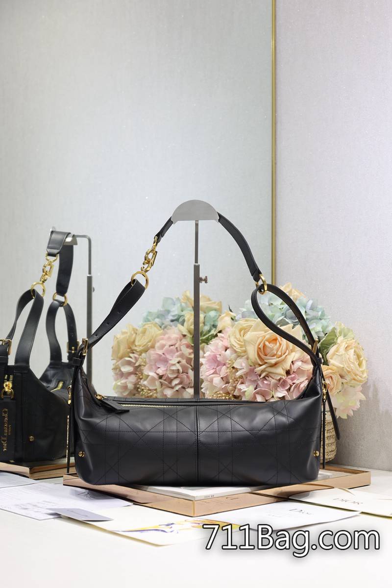 精仿Dior 中號 D-Journey 手袋「黑色平紋」這款 D-Journey 手袋是本季新品 內標字體清晰無偏差 Dior小紅書仿款 精仿Dior 中號 D-Journey 手袋「黑色平紋」這款 D-Journey 手袋是本季新品 內標字體清晰無偏差 Dior小紅書仿款