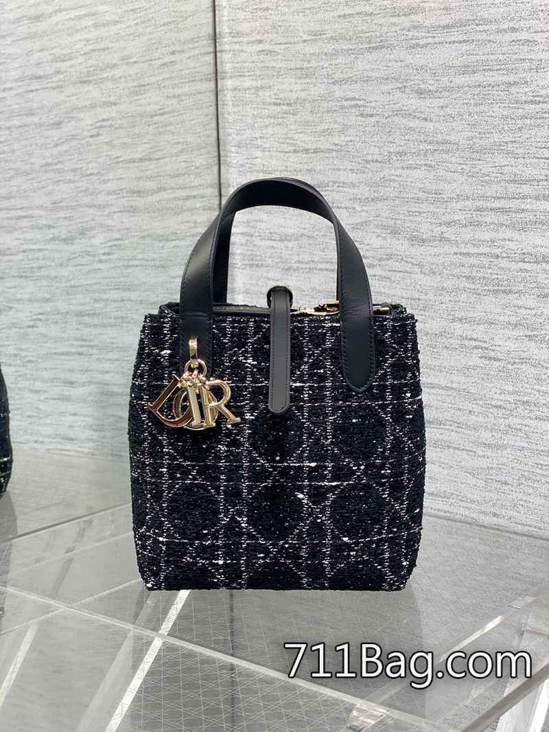 一比一Dior Toujours豎版系列小號 整體手感接近真品 Dior高仿錢包 一比一Dior Toujours豎版系列小號 整體手感接近真品 Dior高仿錢包