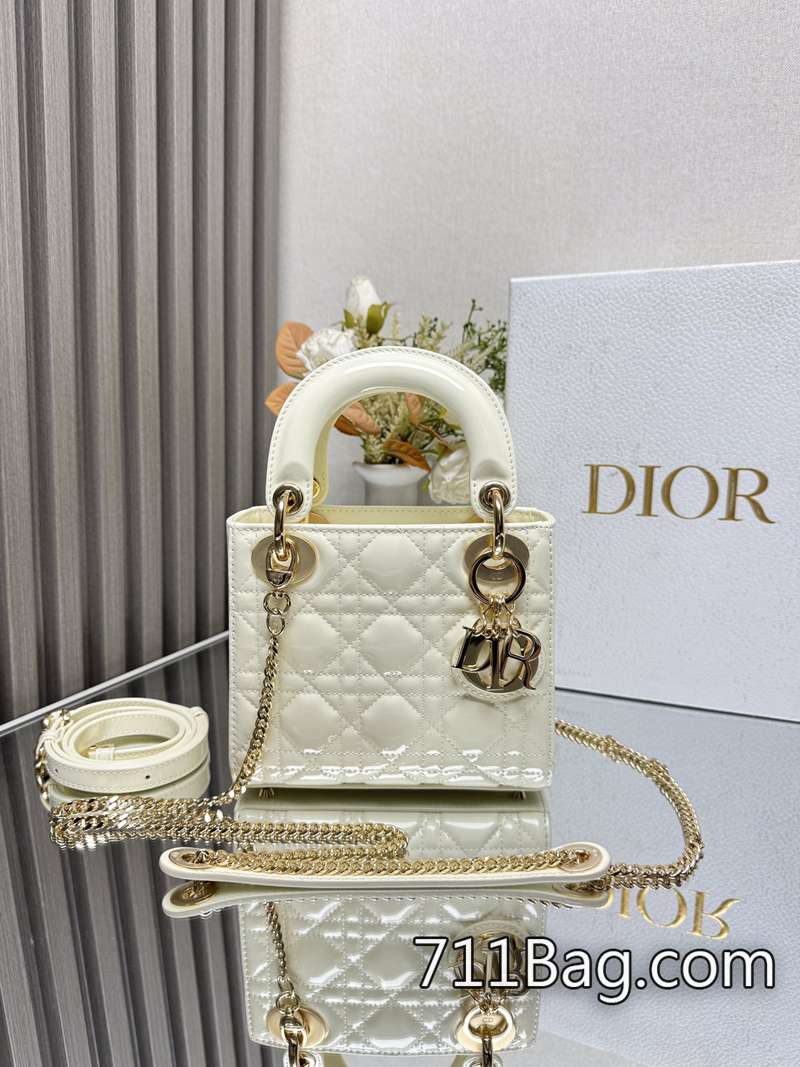 精品高仿Dior 手工縫製對齊 Dior精品貨源 精品高仿Dior 手工縫製對齊 Dior精品貨源