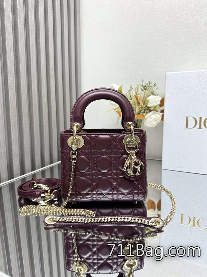 頂級高仿Dior 標籤位置對位 Dior爆款A貨 頂級高仿Dior 標籤位置對位 Dior爆款A貨