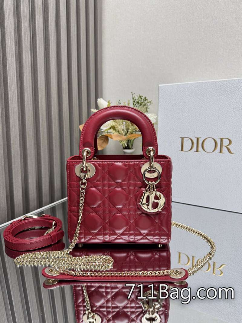 原版一比一Dior 標籤位置對位 Dior明星同款仿品 原版一比一Dior 標籤位置對位 Dior明星同款仿品