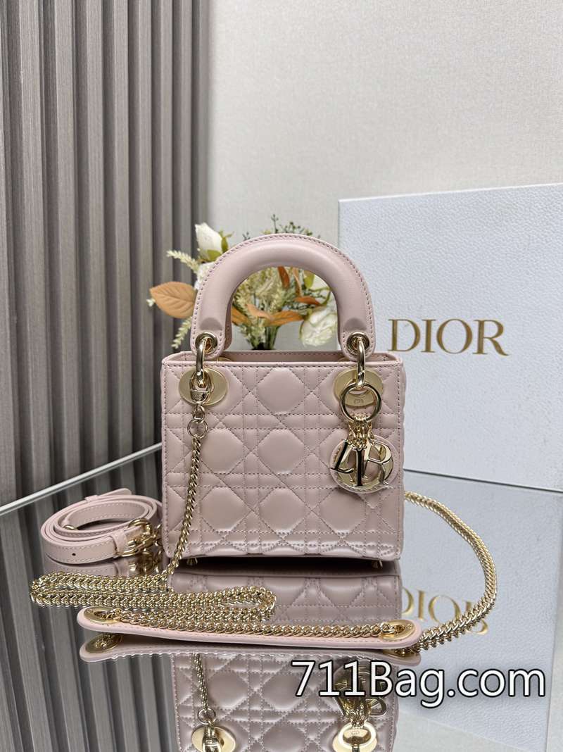 精品Dior迪奧 內部隔層對位精準 Dior鞋仿貨網站 精品Dior迪奧 內部隔層對位精準 Dior鞋仿貨網站