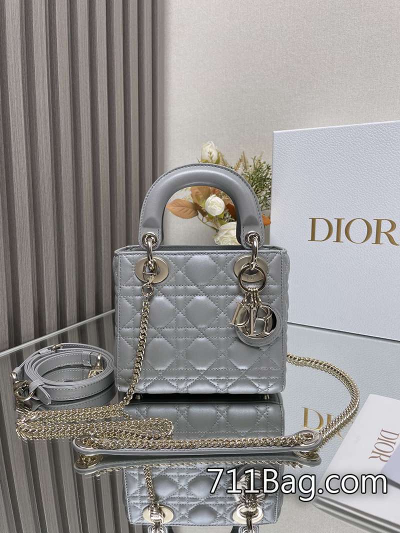 精仿Dior 內部隔層對位精準 Dior品質版 精仿Dior 內部隔層對位精準 Dior品質版