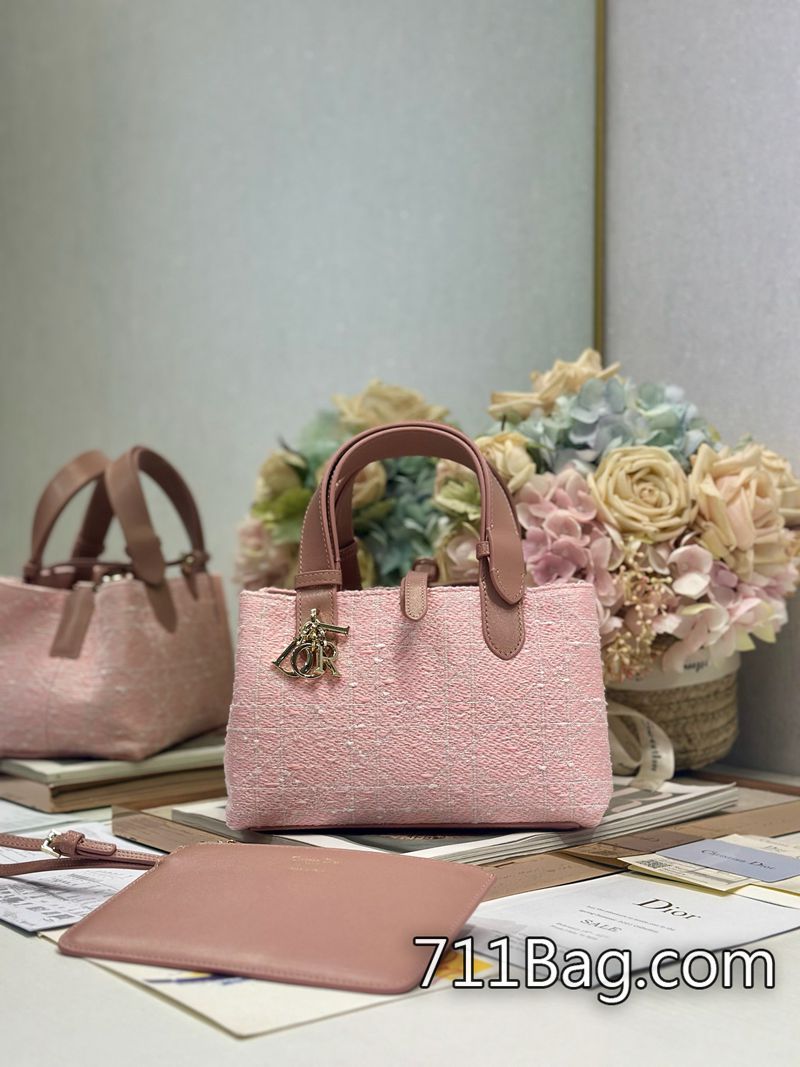 一比一Dior 拉鍊頭與原版一致 Dior原單供應商 一比一Dior 拉鍊頭與原版一致 Dior原單供應商
