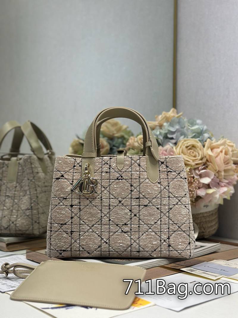 頂級A貨Dior 磁扣吸力強勁 Dior鏈條包高仿 頂級A貨Dior 磁扣吸力強勁 Dior鏈條包高仿