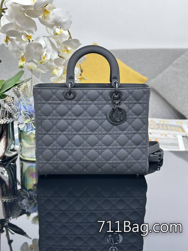 一比一Dior Lady Dior 七格磨砂藤格紋牛皮革翻蓋式手袋 柔軟度與原廠一致 A貨Dior包包 一比一Dior Lady Dior 七格磨砂藤格紋牛皮革翻蓋式手袋 柔軟度與原廠一致 A貨Dior包包