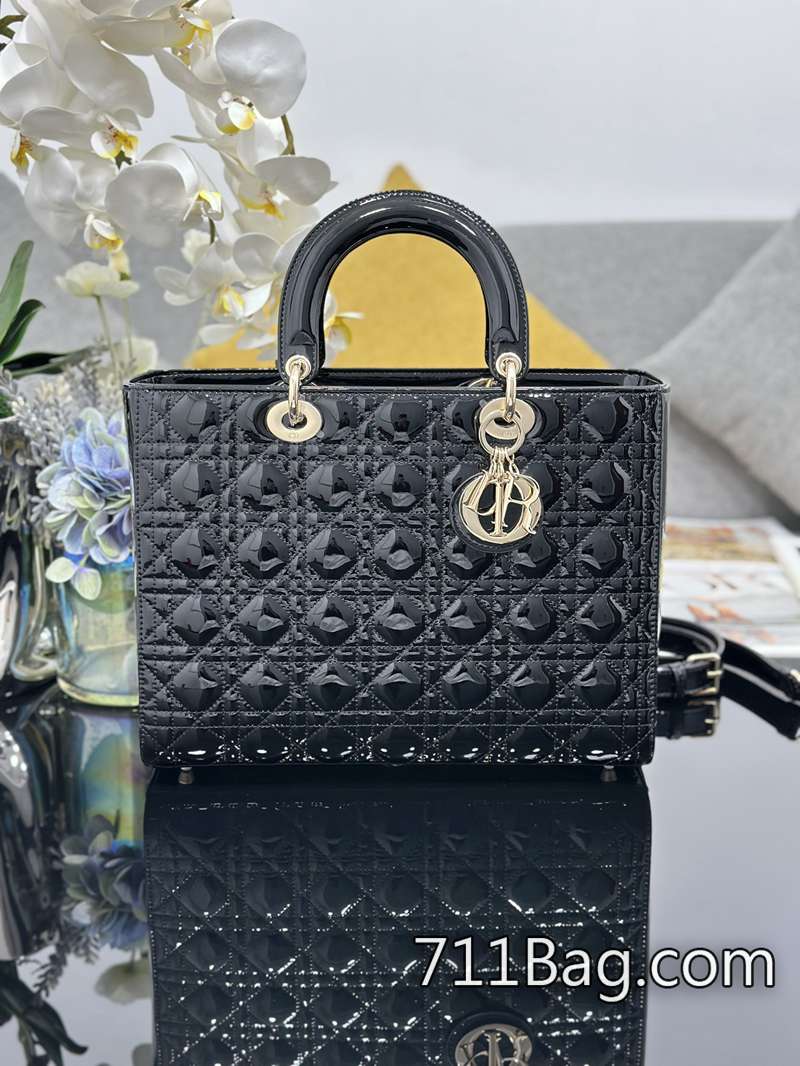 原版一比一Dior Lady Dior 七格漆皮翻蓋 外層皮革無異味 Dior精品仿貨 原版一比一Dior Lady Dior 七格漆皮翻蓋 外層皮革無異味 Dior精品仿貨