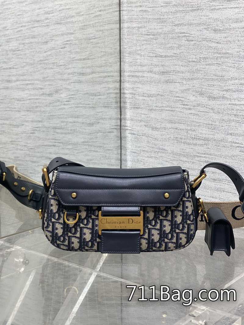 精仿Dior 春夏New street chic系列 開合順手不卡扣 Dior朋友圈貨源 精仿Dior 春夏New street chic系列 開合順手不卡扣 Dior朋友圈貨源