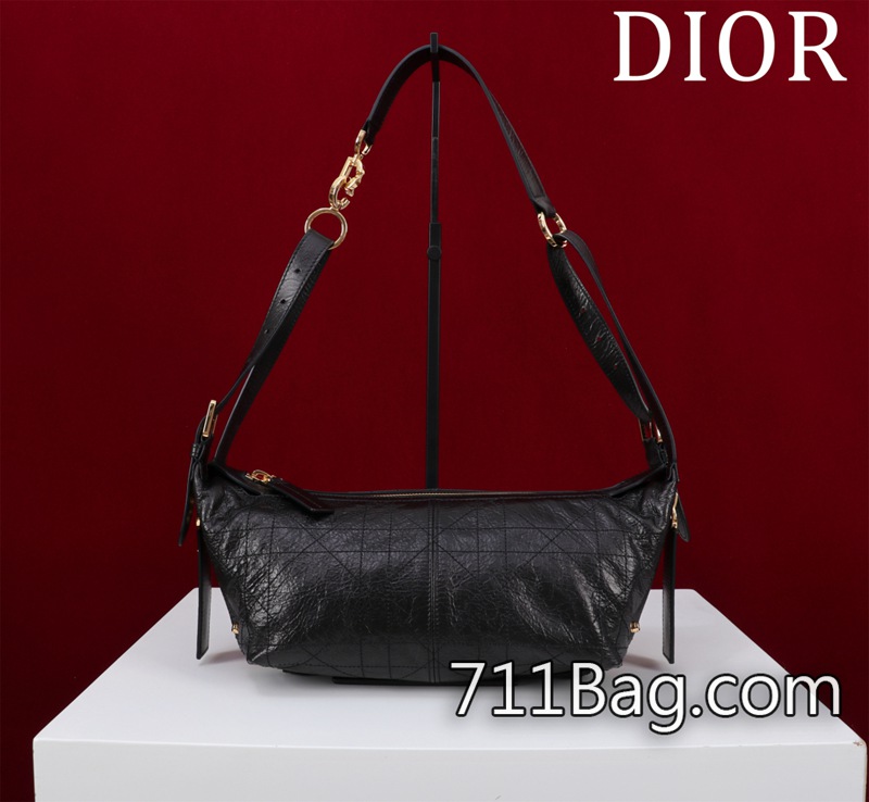 精品高仿Dior 型號:241607小號折皺皮尺寸:25*14*14cmD-Journey 手袋是本季新品 皮面光澤度優秀 Dior複刻購買 精品高仿Dior 型號:241607小號折皺皮尺寸:25*14*14cmD-Journey 手袋是本季新品 皮面光澤度優秀 Dior複刻購買
