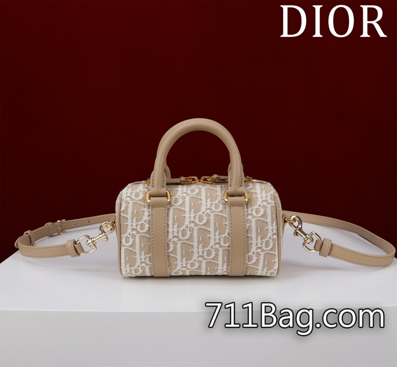 頂級精品Dior 型號136324WD#迷你size:16*11*18cmGroove 16手袋波士頓迷你 字母刻字深淺適中 Dior代工廠貨 頂級精品Dior 型號136324WD#迷你size:16*11*18cmGroove 16手袋波士頓迷你 字母刻字深淺適中 Dior代工廠貨