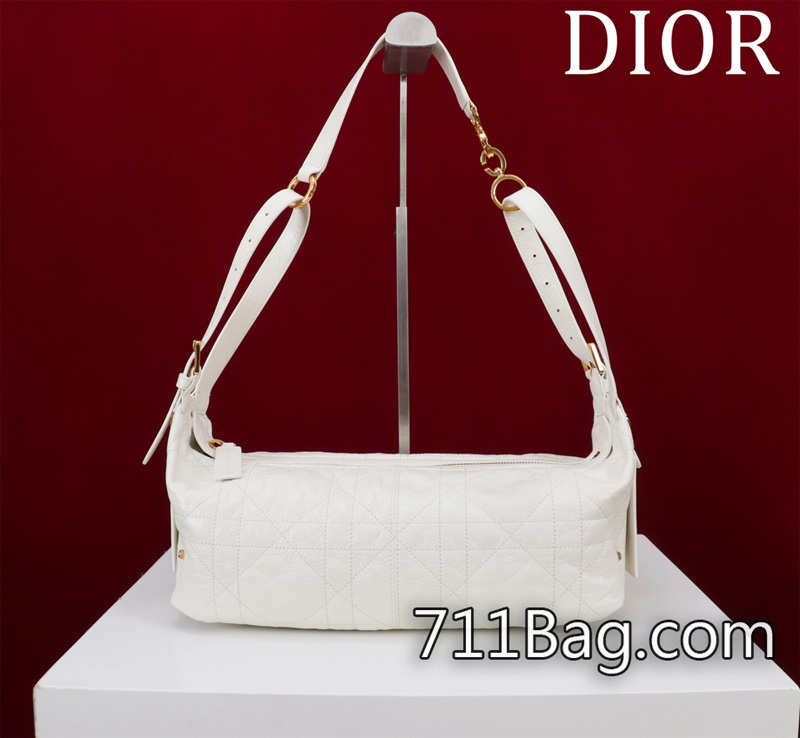 高仿Dior迪奧 型號:241796中號 平紋皮尺寸:33*16*15cmD-Journey 手袋是本季新品 對版標識位置 Dior男鞋A貨 高仿Dior迪奧 型號:241796中號 平紋皮尺寸:33*16*15cmD-Journey 手袋是本季新品 對版標識位置 Dior男鞋A貨
