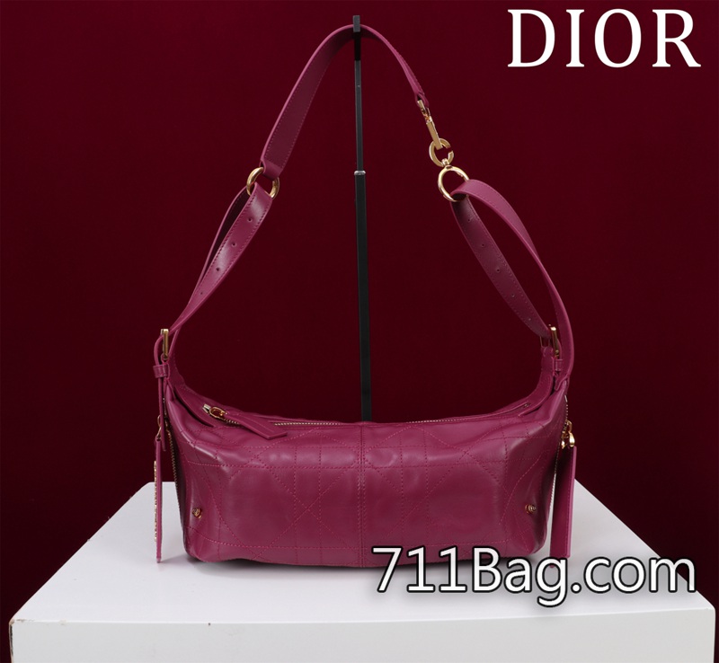 頂級超3ADior 型號:241666小號平紋尺寸:25*14*14cmD-Journey 手袋是本季新品 原廠配色同步 Dior原廠高仿鞋 頂級超3ADior 型號:241666小號平紋尺寸:25*14*14cmD-Journey 手袋是本季新品 原廠配色同步 Dior原廠高仿鞋