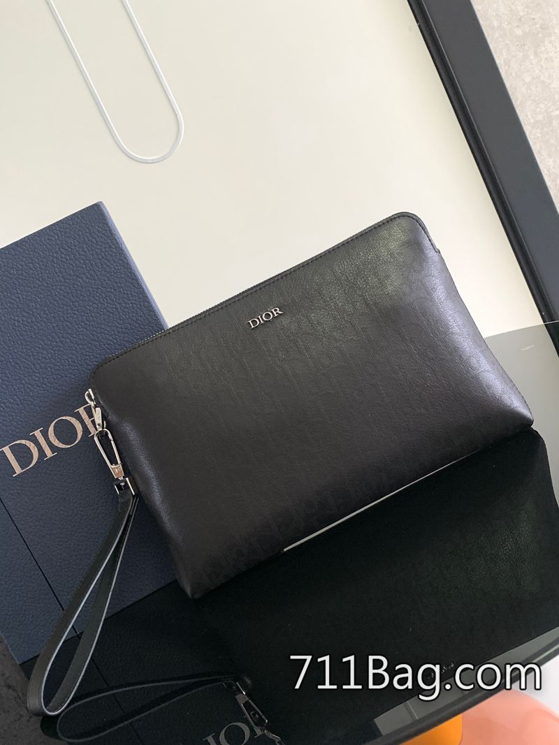 頂級高仿Dior 這款手拿包實用而高雅 鎖扣對準不偏位 Dior複刻T恤 頂級高仿Dior 這款手拿包實用而高雅 鎖扣對準不偏位 Dior複刻T恤