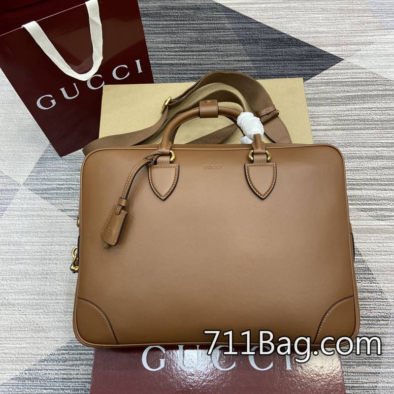 頂級精品Gucci 821149 精品級高仿,用心看得見。 高仿Gucci GG Marmont包尺寸:40厘米(寬)x30厘米(高)x6厘米(深)重量:約1.4千克顏色:棕色全皮/原廠皮。-711高仿包包,A貨包包
