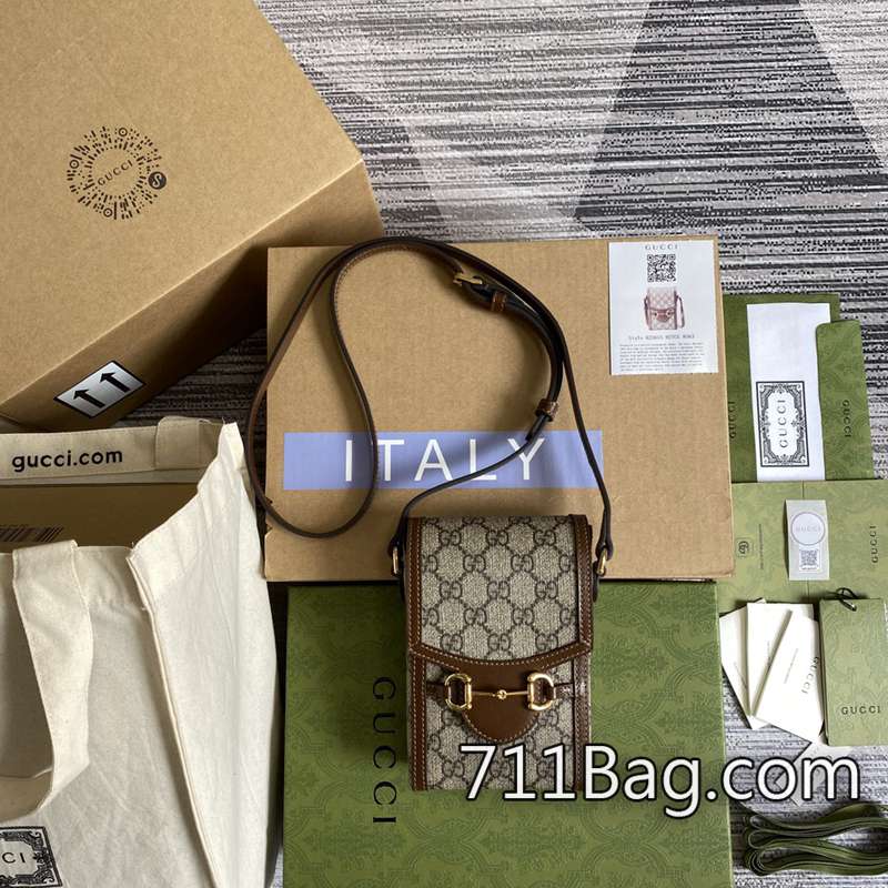 超3AGucci 625615 結構堅固,不易變形。 Gucci A貨團購優惠這款米色和白色超迷你手袋可手提可肩背,靈活滿足多種佩戴方式。型號:816357。尺寸:20(長)x12(寬)x6(厚)顏色:米膠燕麥色/原廠皮。-711高仿包包,A貨包包
