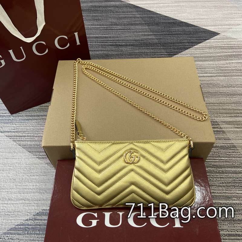 頂級高仿Gucci 824950 奢華感十足的精品包 Gucci高仿細節滿分尺寸:22厘米(寬)x12厘米(高)x2厘米(深)顏色:金色全皮/原廠皮。-711高仿包包,A貨包包