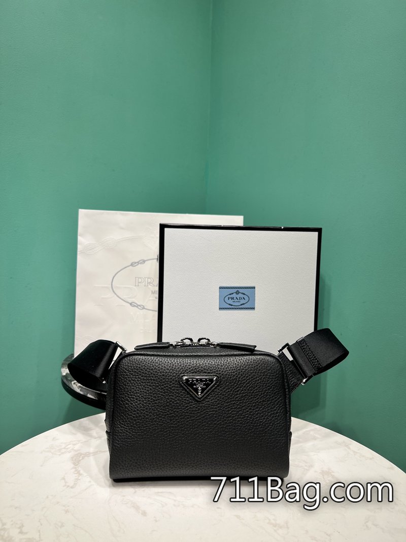 頂級A貨Prada 2VH184 結構分層完全仿照正品比例製作。 高品質高仿Prada包包尺寸:長19.5高13.5x底6cm型號:2VH184-711高仿包包,A貨包包