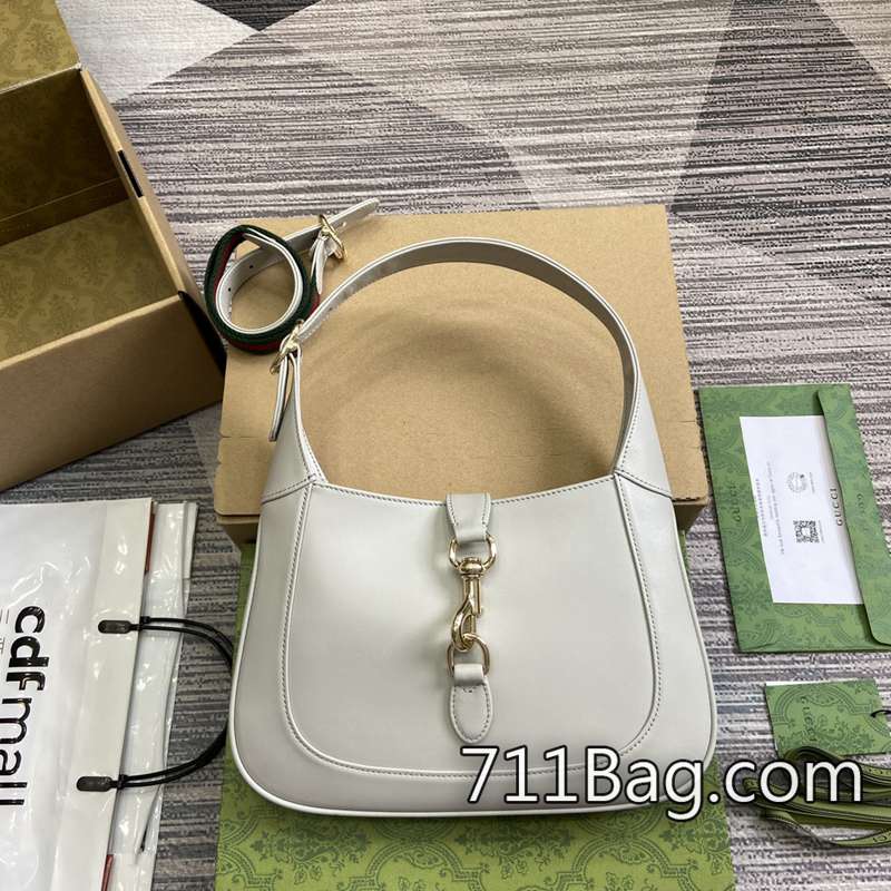 頂級一比一Gucci 782849 精品級仿製,接近奢華原版。 氣質女神必備Gucci A貨尺寸:27.5(寬)x19(高)x4厘米(深)顏色:灰色/原廠皮。-711高仿包包,A貨包包