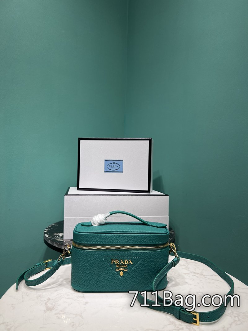 頂級精品Prada 1BH202 拉鍊順滑不卡頓,觸感極佳。 Prada高仿包真假對比尺寸:長18x高11.5x底7.5cm-711高仿包包,A貨包包