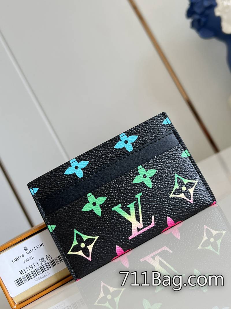 高仿LV M13911黑 頂級設計同步專櫃 超3A LV背包11x7x1.5cm-711高仿包包,A貨包包