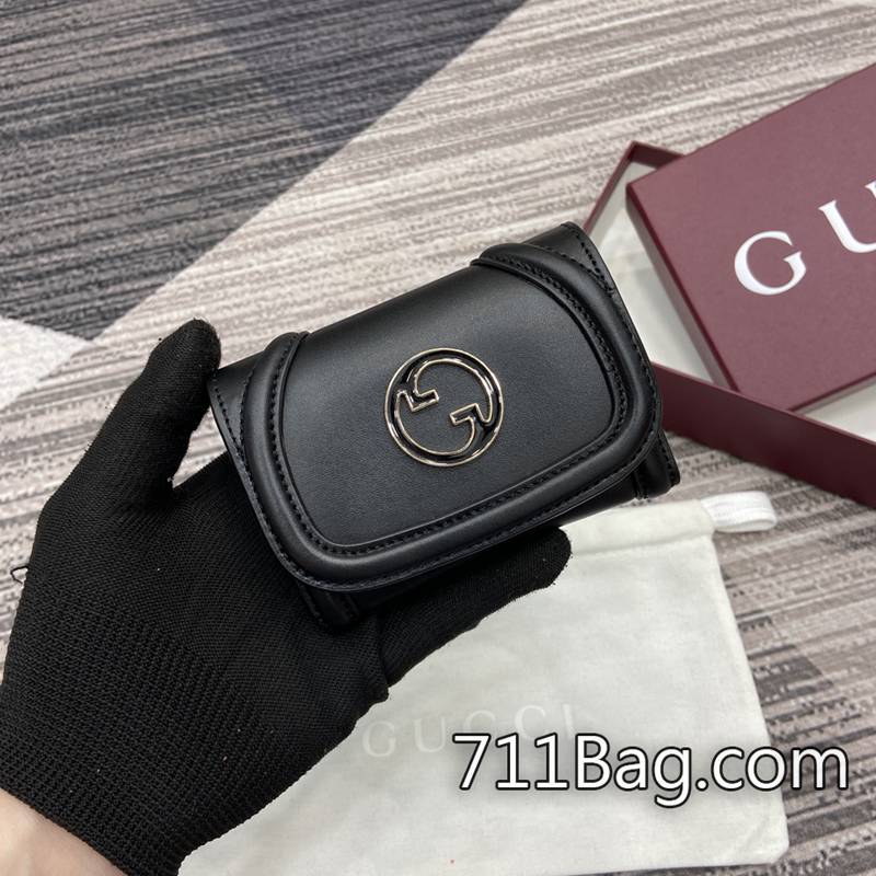 精品A貨Gucci 818811 高級感滿溢,手感無可挑剔。 時尚達人愛用Gucci仿包打開時尺寸:22厘米(寬)x9厘米(高);閉合時尺寸:11厘米(寬)x9厘米(高)重量:約80克顏色:黑色全皮/原廠皮。-711高仿包包,A貨包包