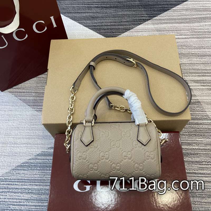 頂級高仿Gucci 815256 專人客服講解每一細節。 網紅同款Gucci高仿尺寸:16.5(長)x10(寬)x8cm(厚)顏色:灰褐色全皮/原廠皮。-711高仿包包,A貨包包