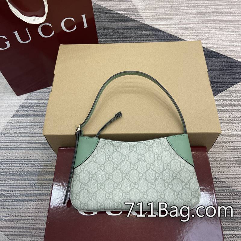 精仿Gucci 820696 真皮氣質通勤手袋 Gucci Soho Disco包A貨尺寸:19-23厘米(寬)x13厘米(高)x2厘米(深)重量:約150克顏色:綠色pvc/原廠皮。-711高仿包包,A貨包包