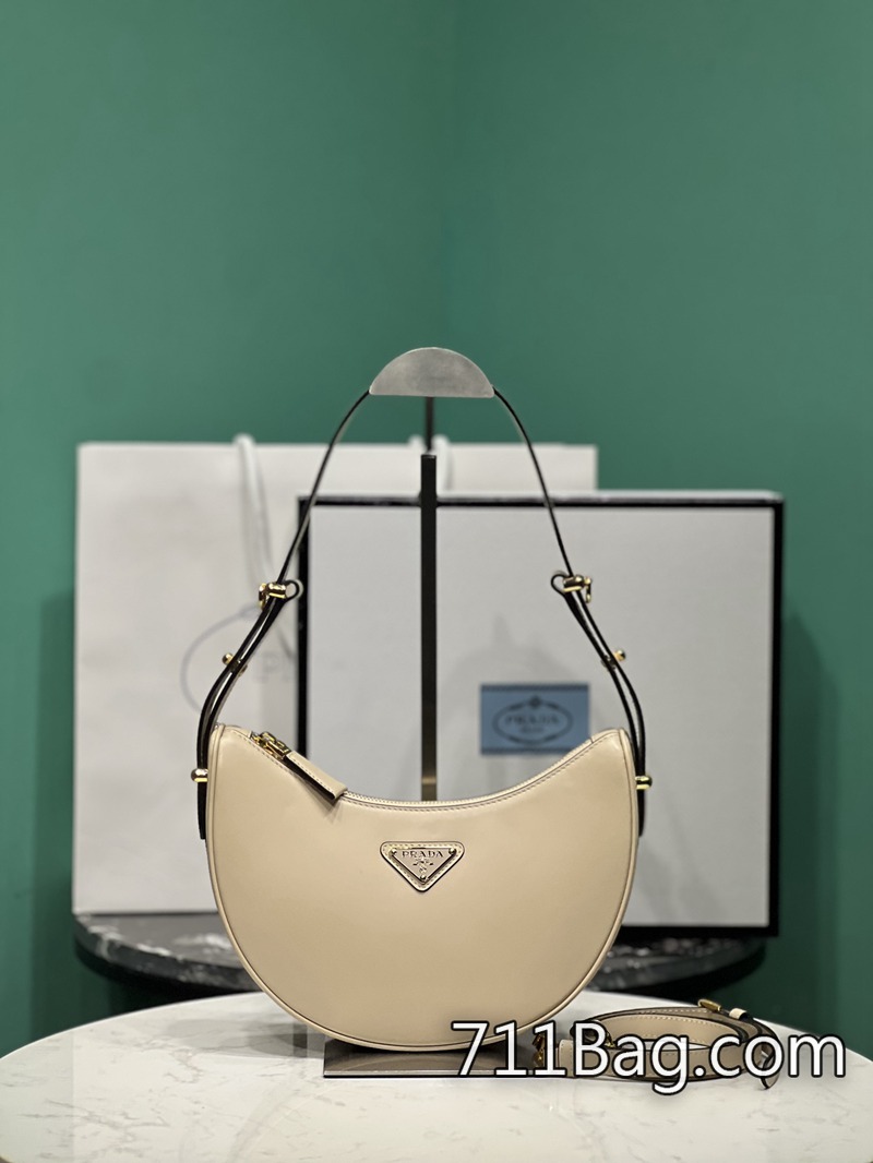 頂級A貨Prada 1BC194 用料不惜成本,隻為呈現極致仿真。 高仿Prada與正品差別尺寸:22.5/18.5/6cm-711高仿包包,A貨包包