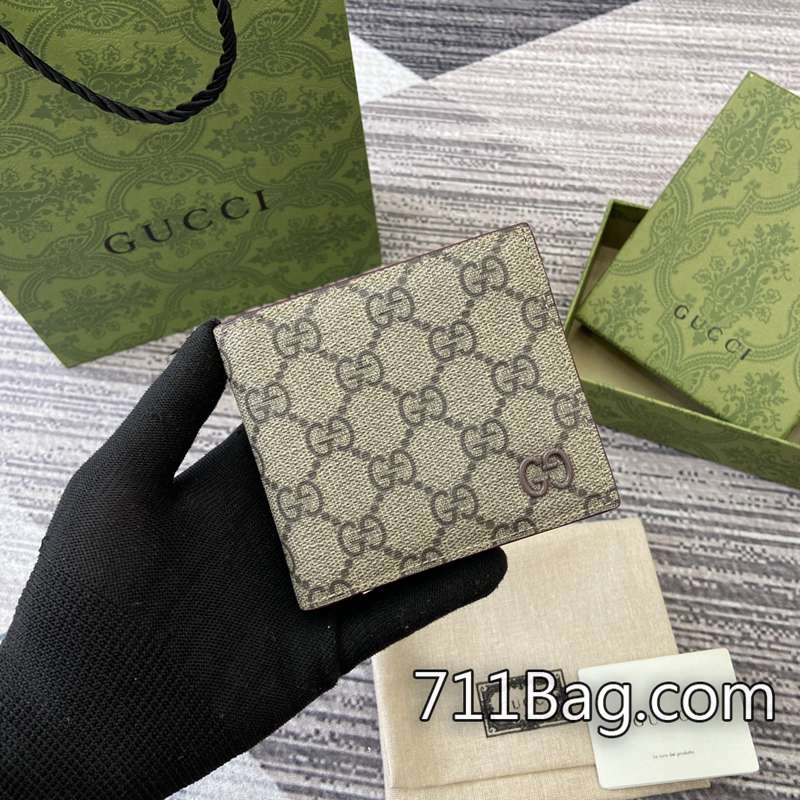 頂級精品Gucci 768243 精選材料來源透明可查。 Gucci包包精品仿製閉合時尺寸:11(寬)x9cm(高)打開時尺寸:21(寬)x9cm(高)顏色:酒紅色/pvc。-711高仿包包,A貨包包