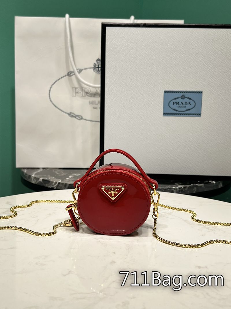 原版一比一Prada 1NR023 細節到每一針一線 高仿Prada包包附原廠盒尺寸:長8x高8x底3.5cm型號:1NR023-711高仿包包,A貨包包