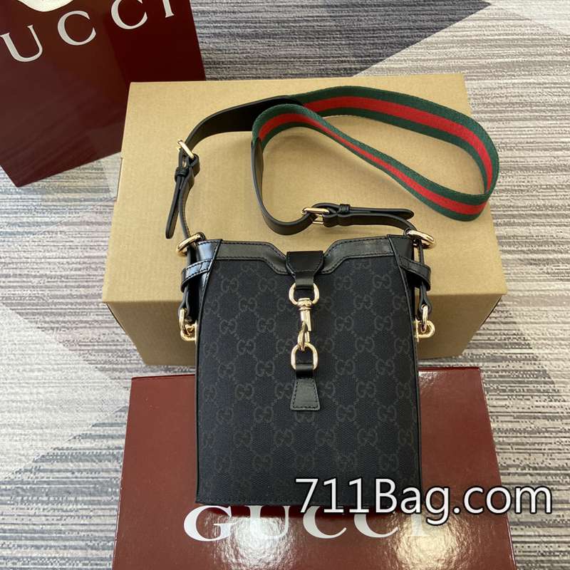 頂級A貨Gucci 782919 頂級原料還原度高 Gucci珍珠飾品包高仿尺寸:16(長)x19.5(寬)x5.5厘米(厚)顏色:黑色/帆佈。-711高仿包包,A貨包包