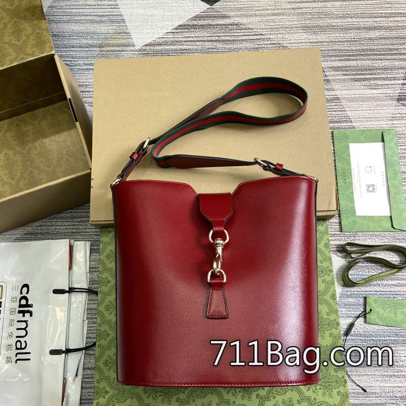 A貨Gucci 782904 產品附帶品控標與吊牌。 Gucci皮質手感一樣尺寸:25.5x28x16.5厘米。顏色:紅色/原廠皮。-711高仿包包,A貨包包