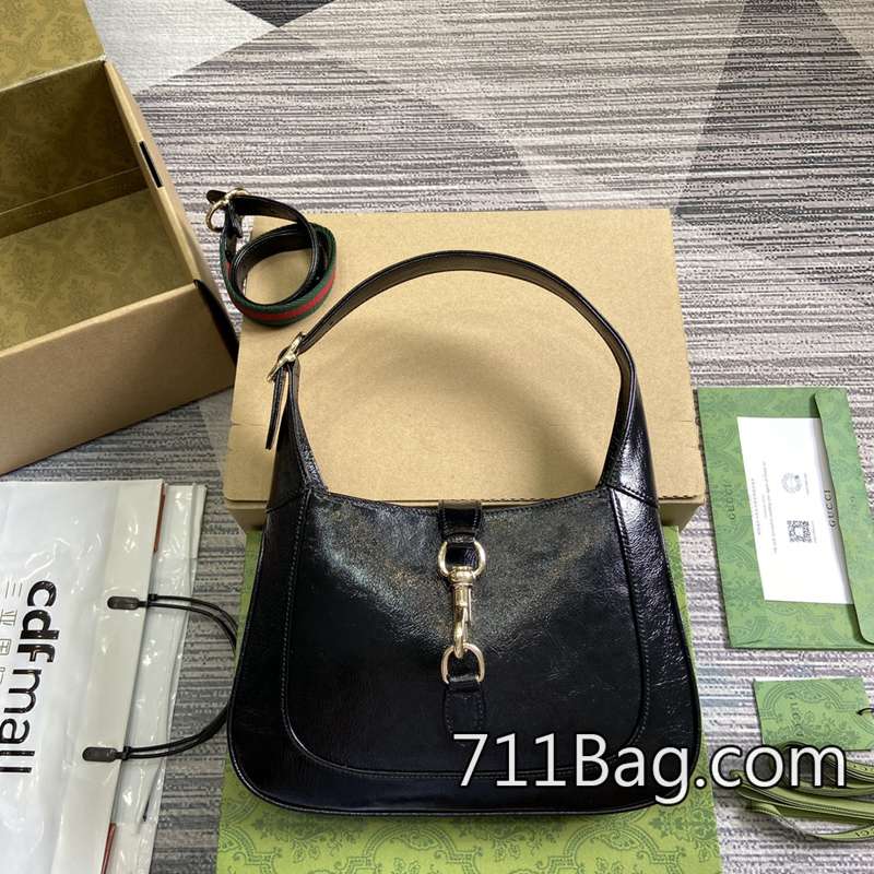 原版一比一Gucci 782849 客人回購率極高,品質有保證。 Gucci旅行包A貨尺寸:27.5(寬)x19(高)x4厘米(深)顏色:黑色皺漆。-711高仿包包,A貨包包