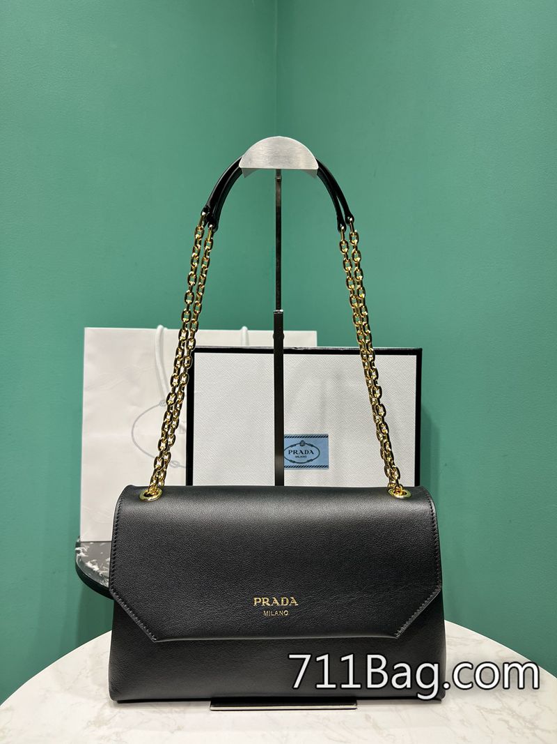 頂級超3APrada普拉達 1BD371 客戶實拍反饋:與正品無異。 高仿Prada網店推薦尺寸:長29x高16x底9.5cm型號:1BD371-711高仿包包,A貨包包