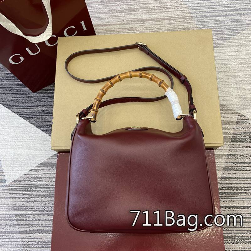 超3AGucci 799863 鋼印LOGO清晰銳利,質感十足。 Gucci一比一高仿包尺寸:30厘米(寬)x23厘米(高)x6.5厘米(深)顏色:安可拉紅色/原廠皮。-711高仿包包,A貨包包