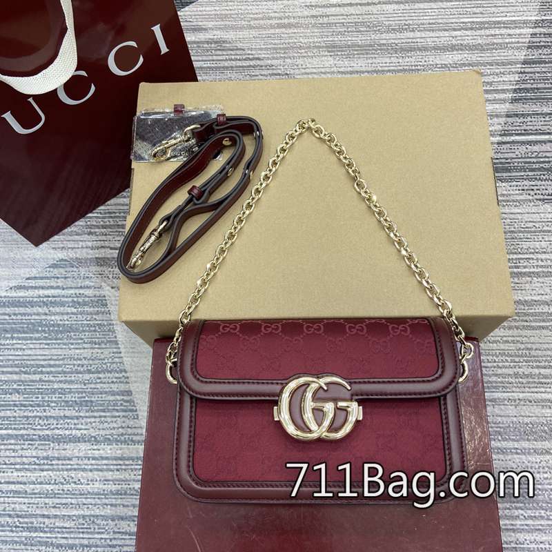 頂級高仿Gucci 826761 每一針一線都呈現精品級水準。 拼多多Gucci A貨評價尺寸:21.5厘米(寬)x14厘米(高)x9厘米(深)重量:約0.8千克顏色:紅色佈/原廠皮。-711高仿包包,A貨包包