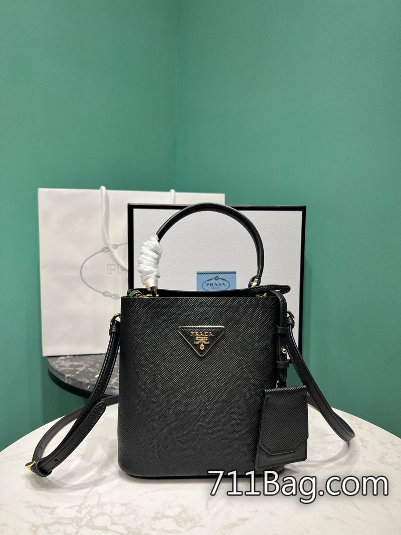 精品Prada 1BA217 專人客服講解每一細節。 頂級A貨Prada包尺寸:18×8.5×11cm-711高仿包包,A貨包包