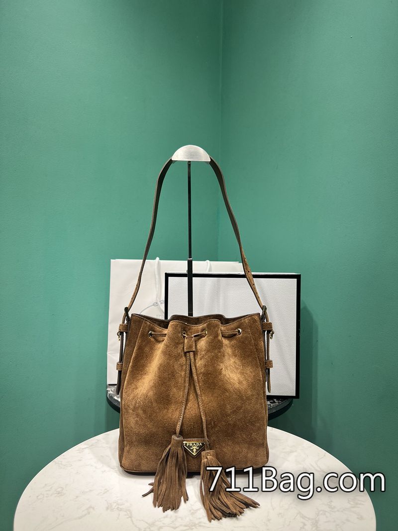 精品高仿Prada 1BE079 品質細節全到位精品包 高仿Prada手拿包尺寸:23.5/12/24型號:1BE079-711高仿包包,A貨包包